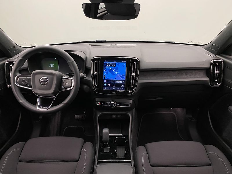 Volvo XC40 PURE ELECTRIC RECHARGE PLUS CZ - fotka 2 z 52