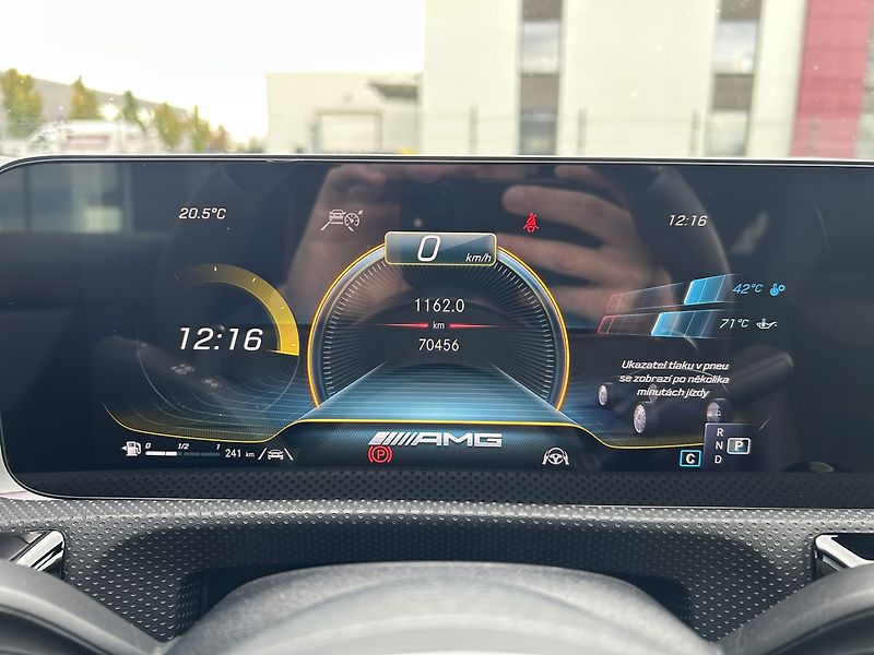 Mercedes-Benz CLA 45 S AMG 4MATIC+ Shooting Brak - fotka 20 z 32