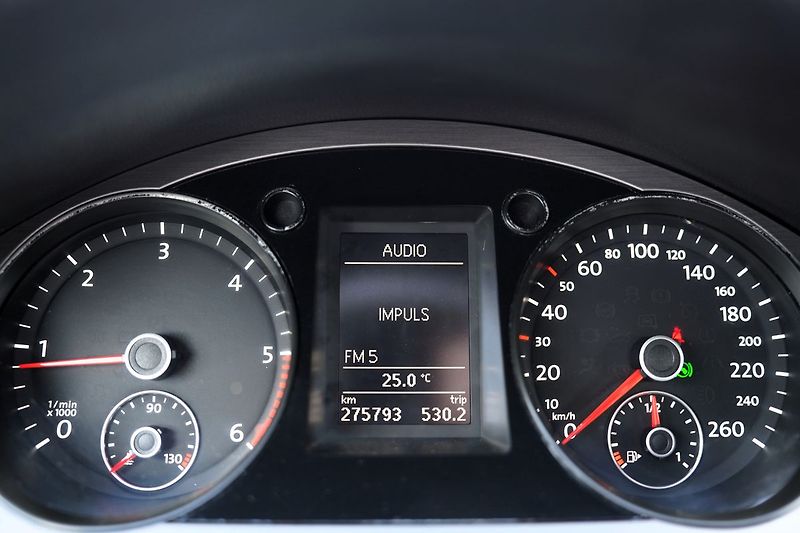 Volkswagen Passat 2.0 TDI DSG 140PS/Al.kola/xeno - fotka 33 z 37