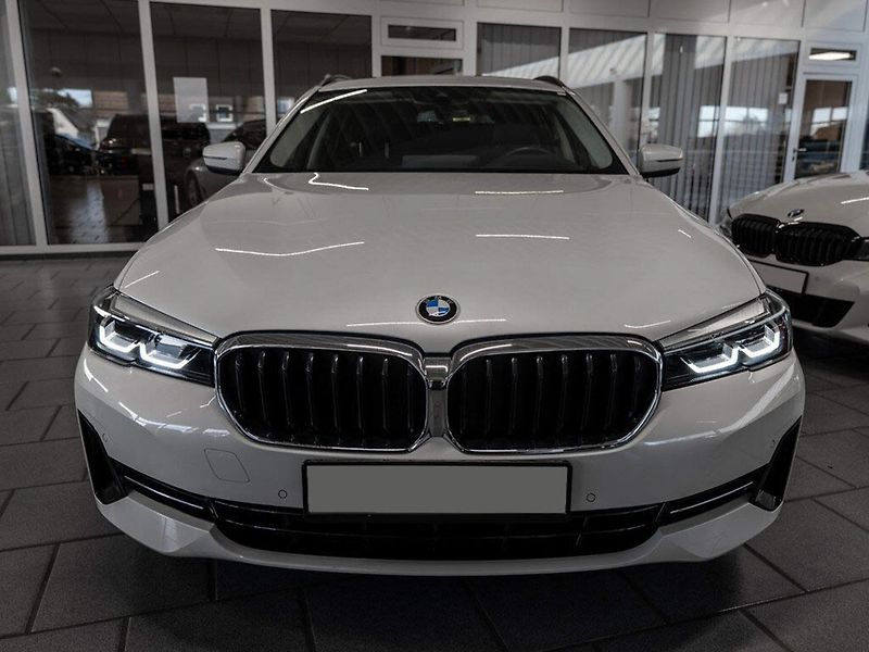 BMW Řada 5 540d xDrive HuD Pano Paměť 4zo - fotka 1 z 12