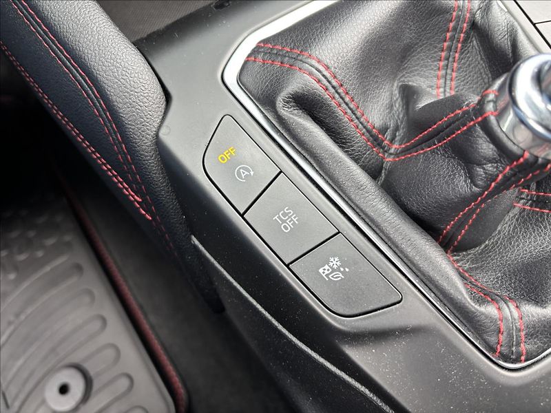 Ford Focus 1,0 EcoBoost 92 kW ST Line - fotka 29 z 35