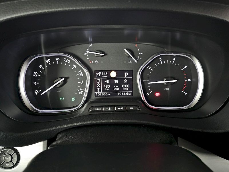 Citroën Jumpy (2017) Spacetourer 2.0 HDi 130kW AUT - fotka 12 z 27