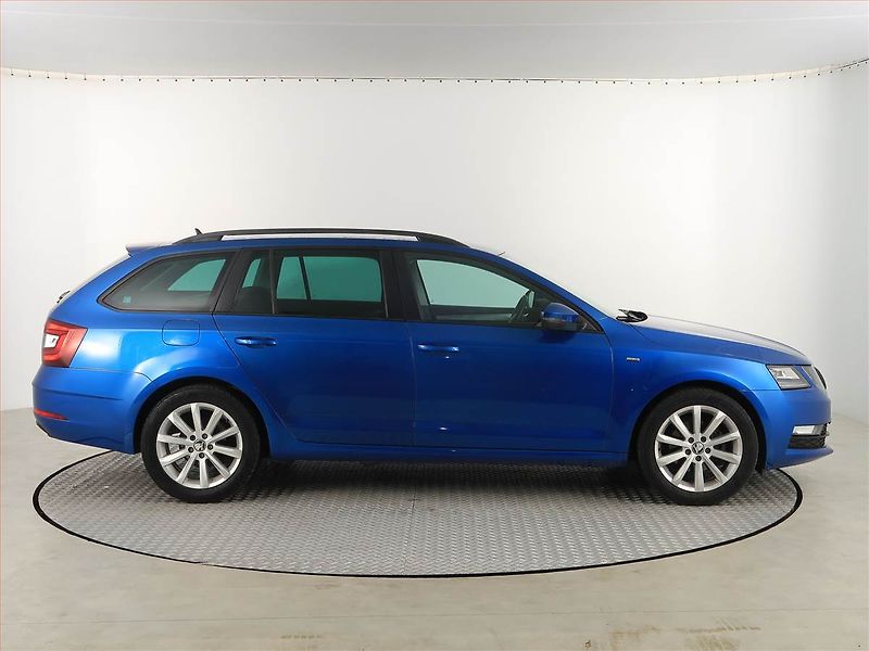 Škoda Octavia (2017) 2.0 TDI, Automat, Navi - fotka 6 z 19