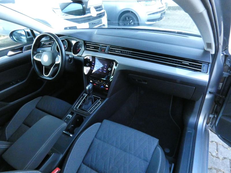 Volkswagen Passat Variant Business 2.0 TDI DSG - fotka 20 z 30