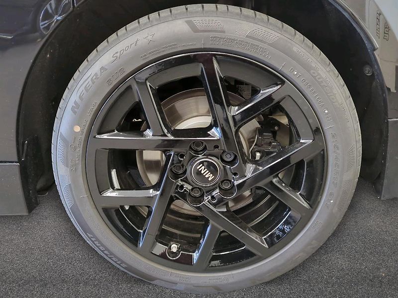 Mini Cooper S 5-doors - fotka 14 z 18