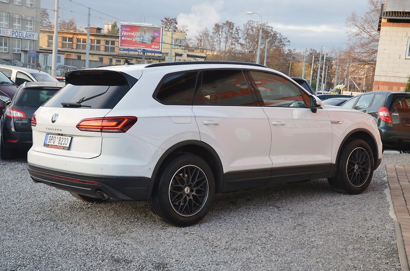 Volkswagen Touareg (2020) 3.0 TDi 200kW 4x4 / ČR / TAŽNÉ - fotka 6 z 44