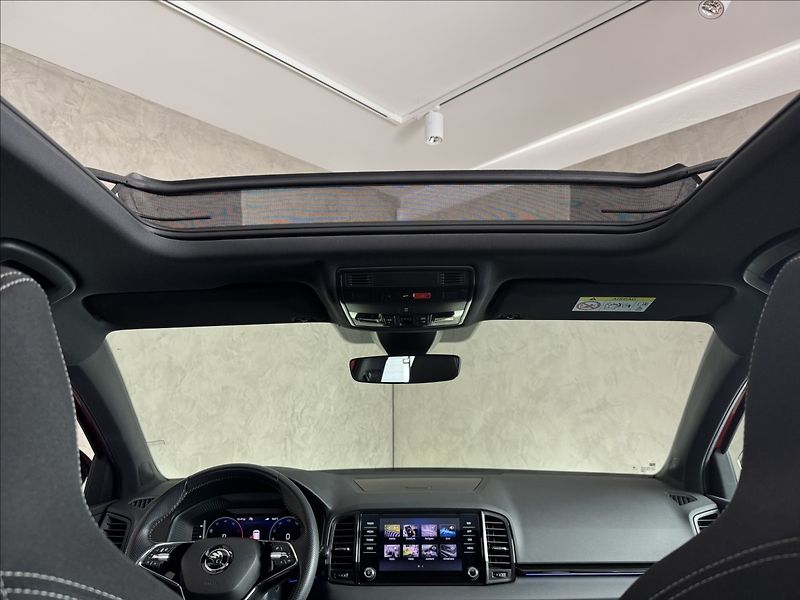 Škoda Karoq 2,0 TDi  DSG Sportline Virtual - fotka 21 z 49