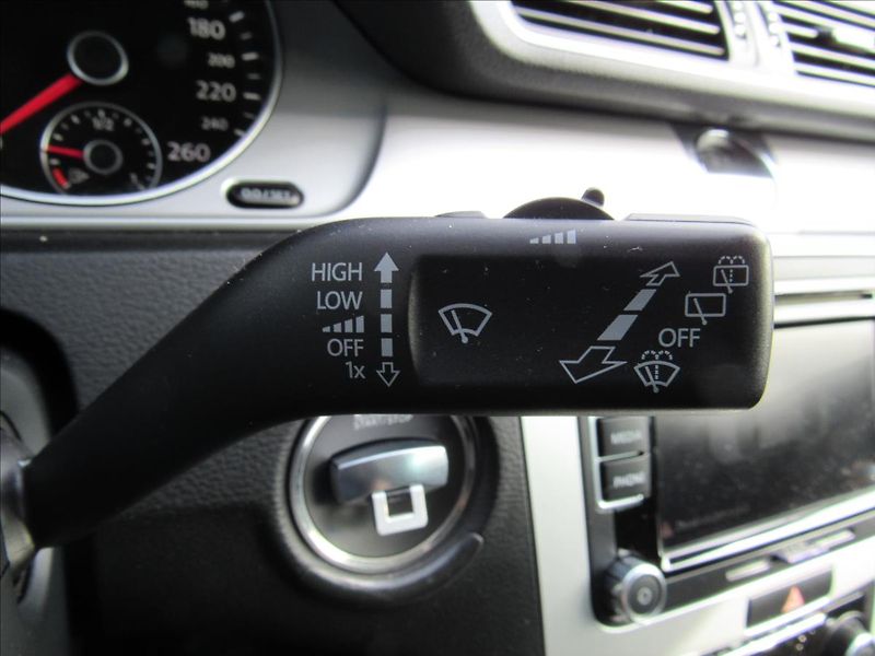 Volkswagen Passat 1,6 TDi 77kW Variant - fotka 23 z 30