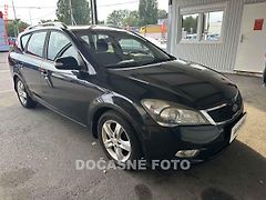 Kia Ceed (2010) 1.4 16V, ČR, autoAC - fotografie inzerátu