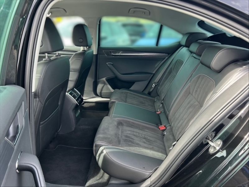 Škoda Superb 2,0 TDI Style 4x4 DSG - fotka 8 z 11