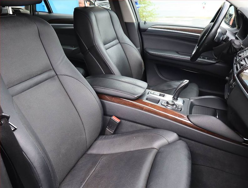 BMW X6 (2010) xDrive30d, 4X4, Automat, Kůže - fotka 9 z 24