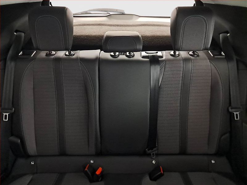 Peugeot 2008 (2021) Active 50 kWh, SoH 91% - fotka 10 z 24