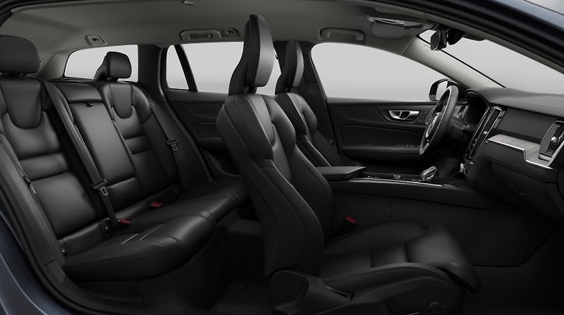 Volvo V60 (2026) B4 PLUS DARK AUT - fotka 5 z 18