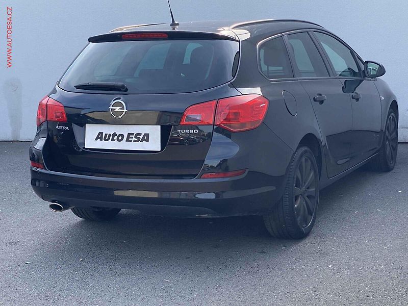 Opel Astra (2012) 1.4 T, Edition, AC, TZ - fotka 4 z 18