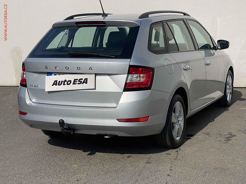 Škoda Fabia (2021) 1.0 TSi, 2.maj,ČR, Ambition - fotka 4 z 18