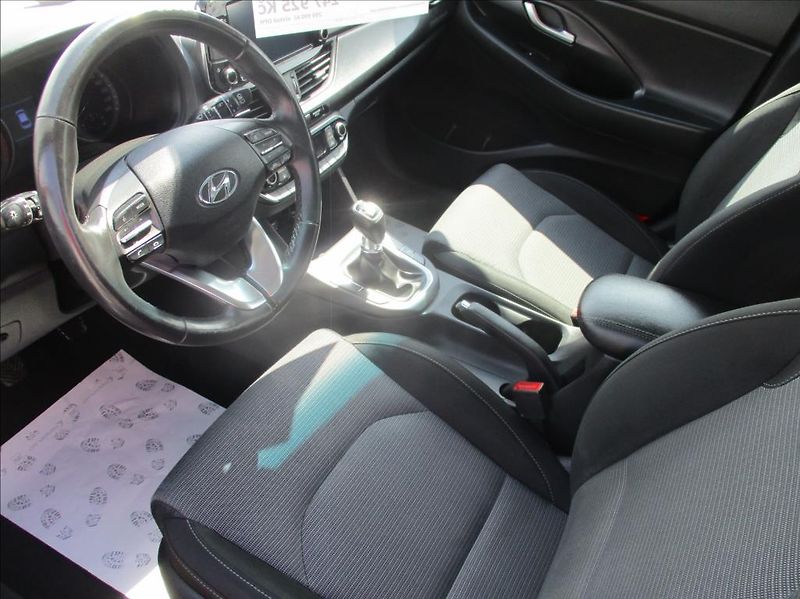 Hyundai i30 1,0 T-GDI, servis,DPH,1.maj,CZ - fotka 18 z 42