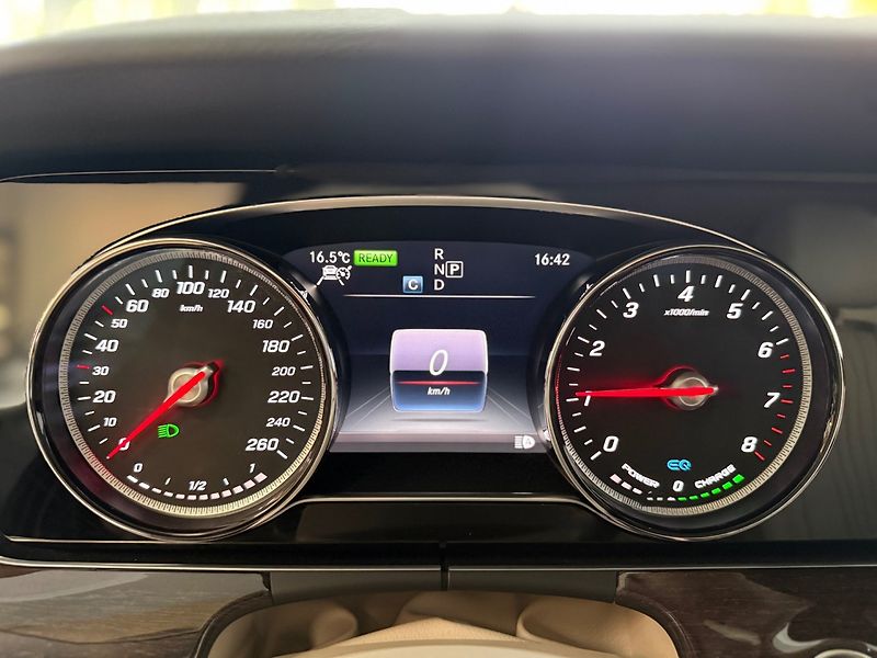 Mercedes-Benz CLS (2018) 450 4MATIC 9G-TRONIC - fotka 15 z 30