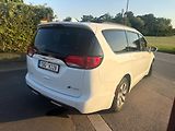 Chrysler Pacifica (2018)  3,6 L DVD Hybrid Plug In 2018 - náhled 3