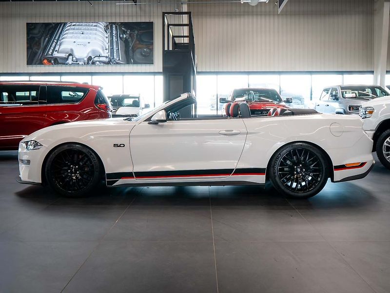 Ford Mustang (2019) 5.0 GT Premium Convertible - fotka 3 z 31