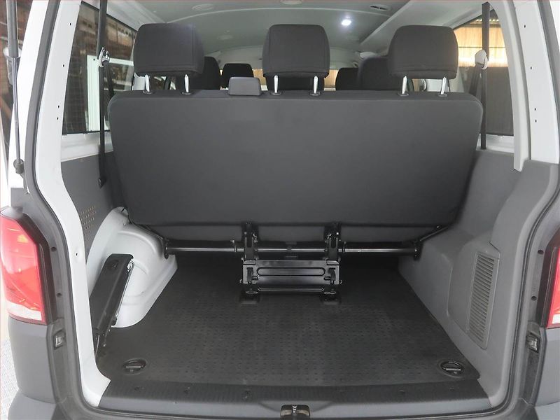 Volkswagen Transporter (2022) 2.0 TDI, Bus, 9Míst, ČR, DPH - fotka 14 z 17