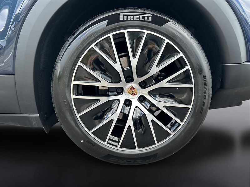 Porsche Cayenne Electric - fotka 12 z 30