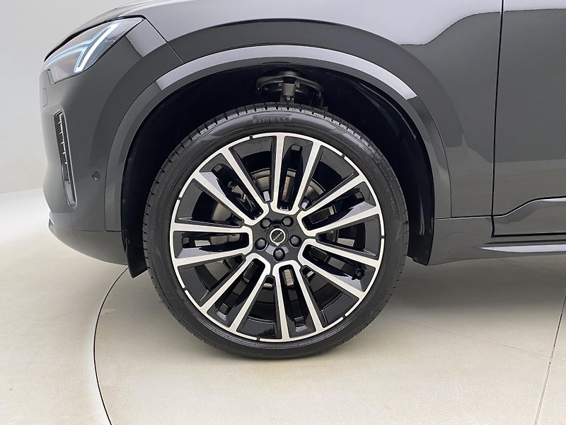 Volvo XC90 (2026) B5 AWD BLACK EDITION ULTRA 7 - fotka 18 z 78