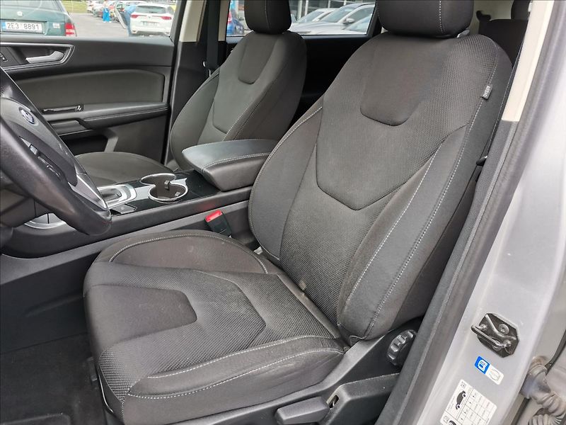 Ford S-MAX 2,0 TDCi 132kW Titanium 7-míst - fotka 7 z 18