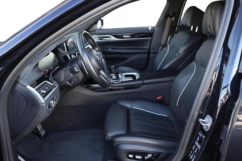 BMW Řada 7 750Li xDrive Sedan - fotka 9 z 16