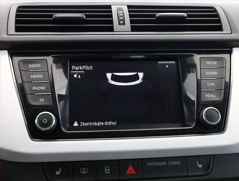 Škoda Fabia (2015) 1.2 TSI, Tempomat - fotka 13 z 20