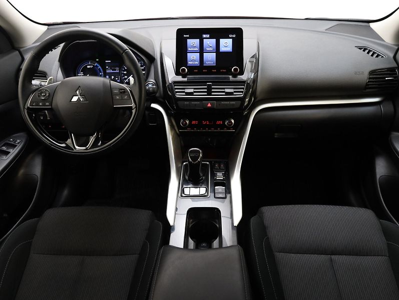 Mitsubishi Eclipse Cross (2022) 2.4i PHEV,4x4, nové ČR 1.maj. - fotka 20 z 30