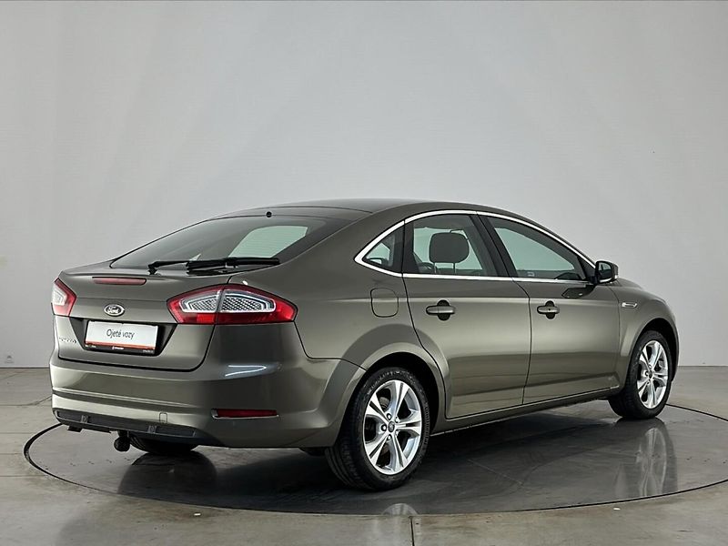 Ford Mondeo Titanium - fotka 2 z 28