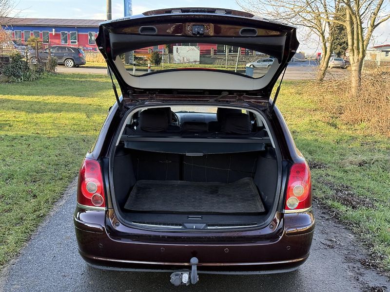 Toyota Avensis (2007) T25 2.0 D4D 93kw - fotka 16 z 17