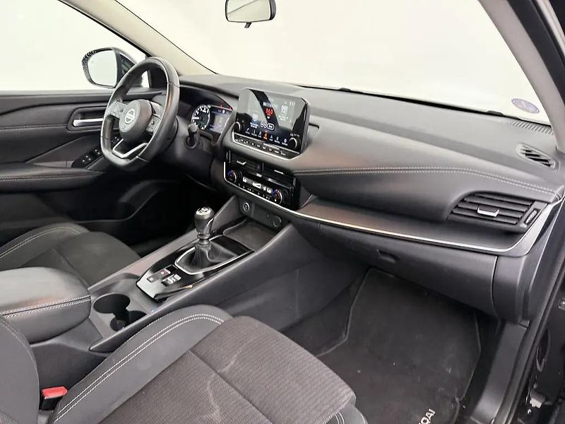 Nissan Qashqai 1.3T 103kW ACC Panorama DPH - fotka 4 z 13