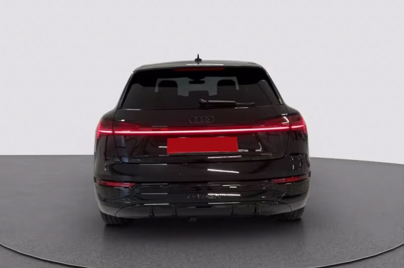 Audi Q8 e-tron 55 q S-Line Pano Matrix HuD - fotka 5 z 19