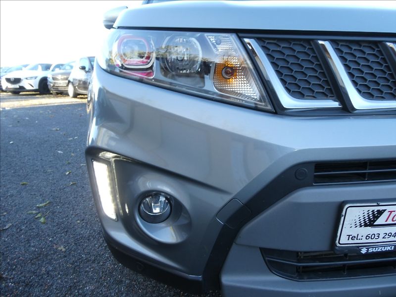 Suzuki Vitara 1,4 BJet 103kW 1.maj,4x4,závěs - fotka 5 z 49