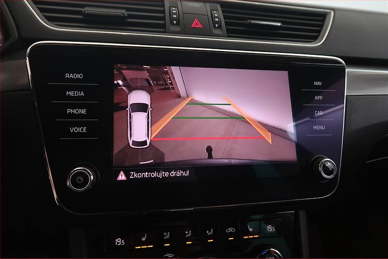 Škoda Superb (2020) Style 2.0 TDI - fotka 15 z 19