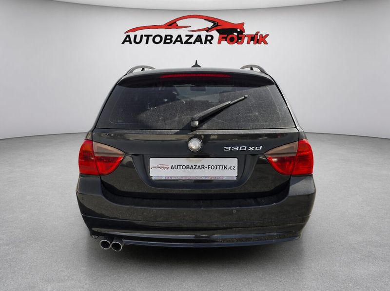 BMW Řada 3 (2008) 330 XD 170KW - fotka 6 z 23