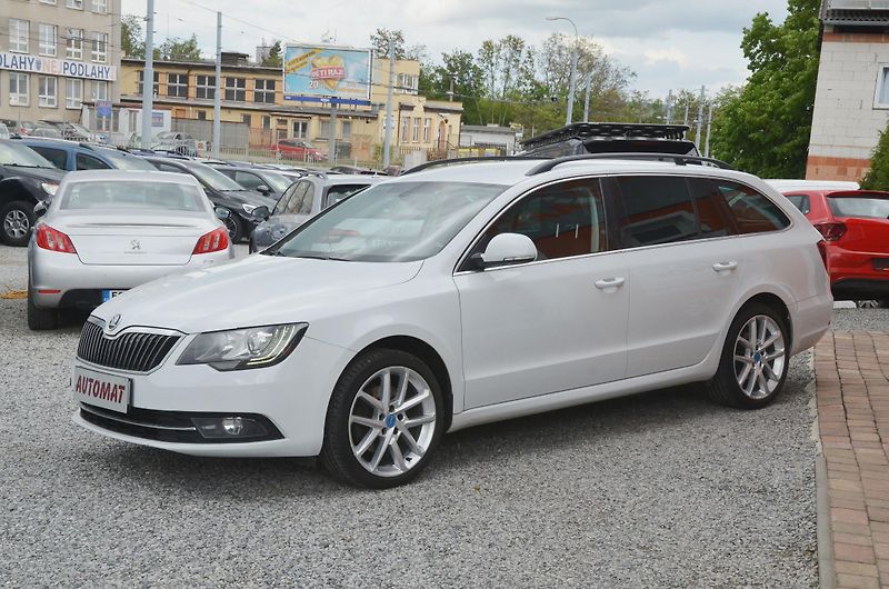 Škoda Superb (2015) 2.0 TDi DSG 4x4 WEBASTO /TAŽNÉ - fotka 3 z 38