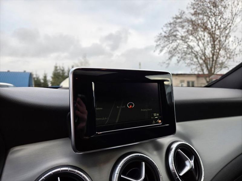 Mercedes-Benz CLA 1,8 100 KW 200 CDi automat - fotka 24 z 26