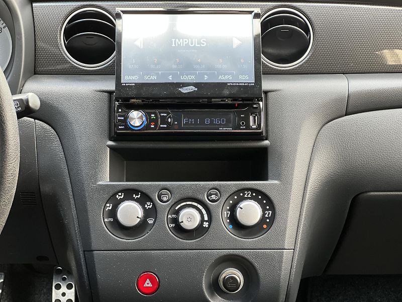 Mitsubishi Outlander Navigator 2.0i 4x4 KLIMA ALU - fotka 16 z 32