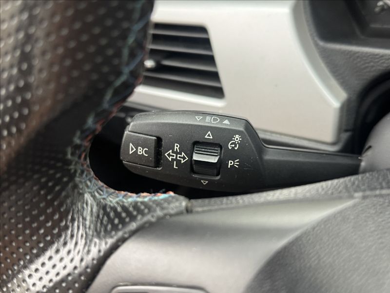BMW Řada 3 2,0 i POLOKŮŽE AC VELKÝ SERVIS - fotka 11 z 44