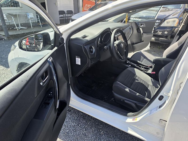 Toyota Auris 1.6 VVTi   - fotka 7 z 20
