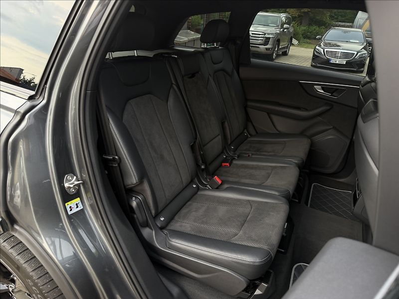 Audi Q7 50 TDI S-line Quattro - fotka 22 z 28