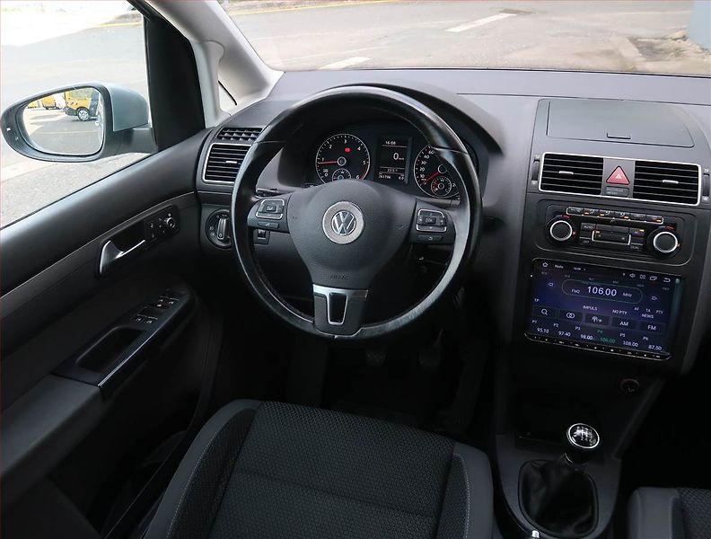 Volkswagen Touran (2011) Comfortline 2.0 TDI - fotka 7 z 19