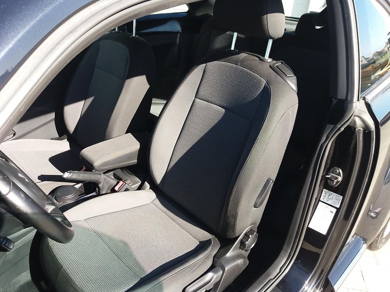 Volkswagen Beetle 1.6TDi,XENONY,NAVI.PĚKNÝ-STAV! - fotka 11 z 20