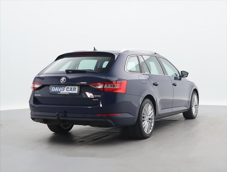 Škoda Superb 2,0 TDI 110kW CZ 4x4 Xenon - fotka 7 z 30