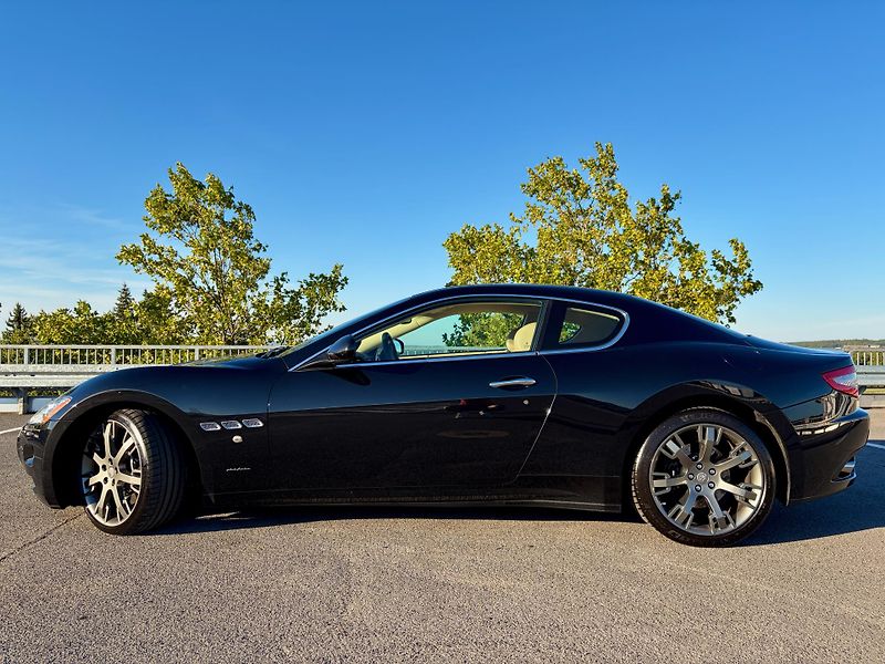 Maserati Granturismo (2012) S 4.7 V8 1. MAJITEL 33.222 km! - fotka 5 z 57