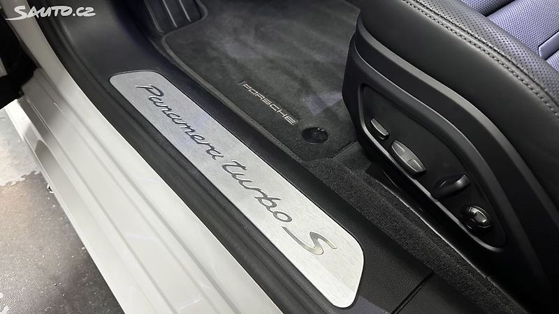 Porsche Panamera TURBO S E-HYBRID 700 koní - fotka 36 z 51