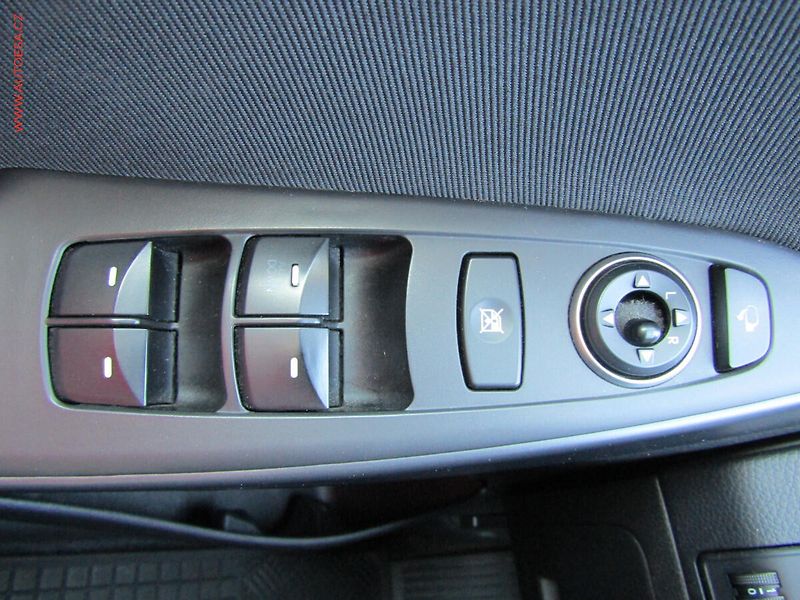 Hyundai i30 (2016) 1.6GDi, ČR, AC - fotka 12 z 22