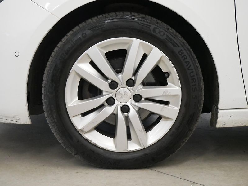 Peugeot 308 - fotka 10 z 30